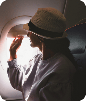 travel-ariplane-girl